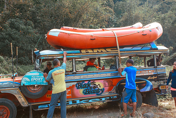 Red Rafts preparing our gear and raft for the rafting