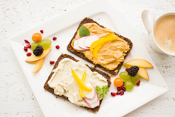 Stay Fit Long Term Travel: Eat a healthy breakfast