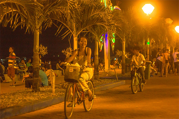 Baywalk Biking