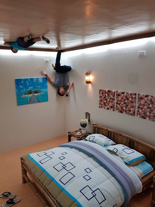 Upside Down World Cebu: Bedroom