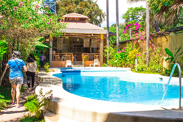 Darayonan Lodge Poolside Bar