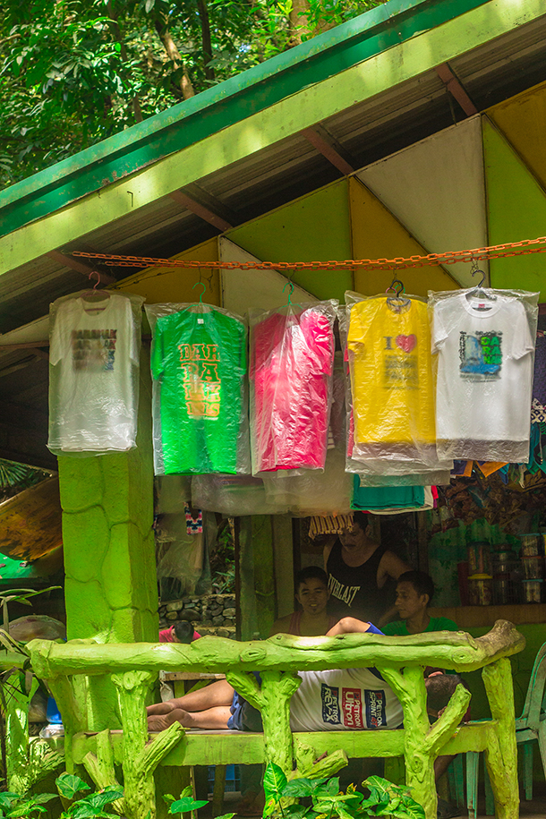 Daranak Falls: Buy Souvenirs