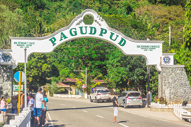 Ilocos Norte Tourist Spots: Pagudpud Arch