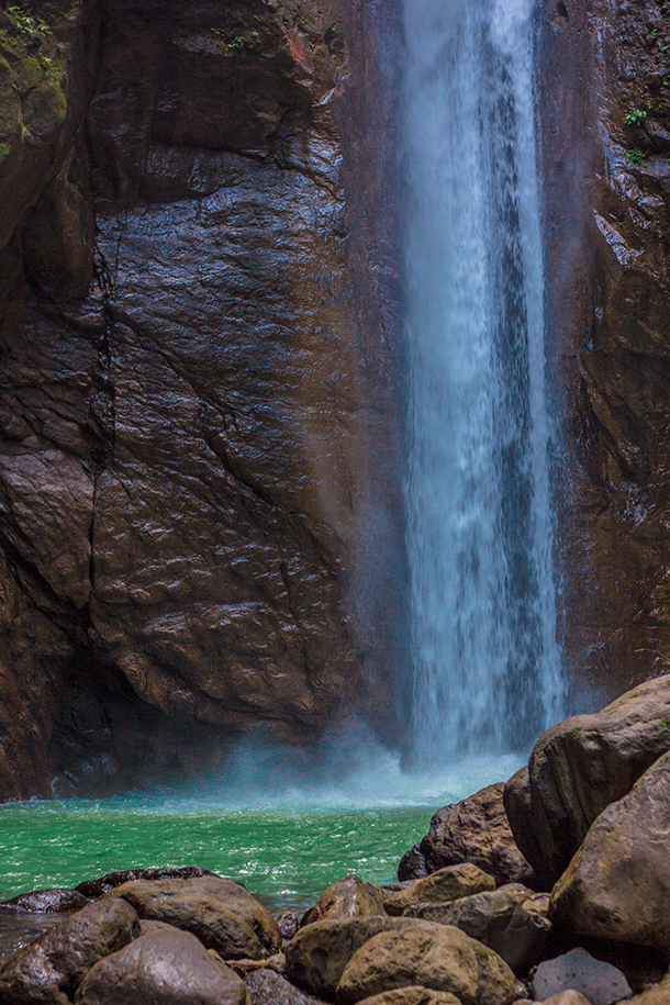 Casaroro Falls Valencia Guide: Swimming Near the Falls