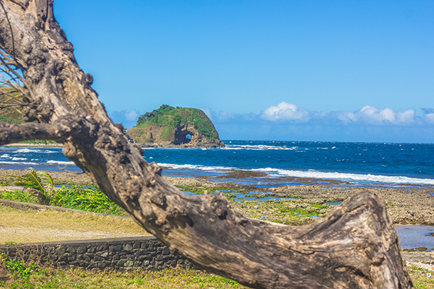 Ilocos Tour Photos: Bantay Abot Cave from Timmangtang Rock