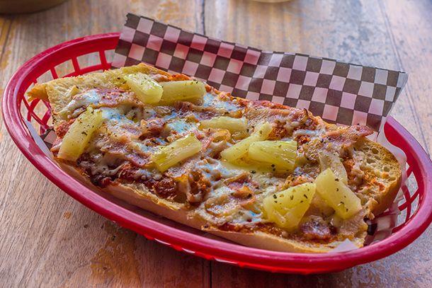 Restaurants in Dumaguete: Gabby’s Bistro Pizza Baguette Hawaiian