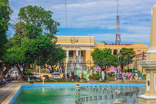 Ilocos Tour Photos: Plaza Salcedo and Ilocos Sur Capitol