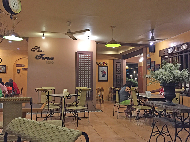 Restaurants in Dumaguete City: Sta. Teresa Resto Interior