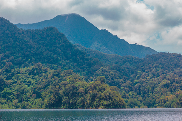 Twin Crater Lakes: Lake Balinsasayao View