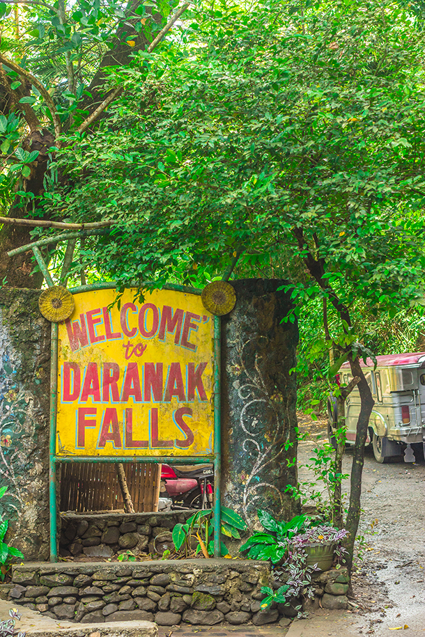 Manila Day Trips: Entrance at the Daranak Falls