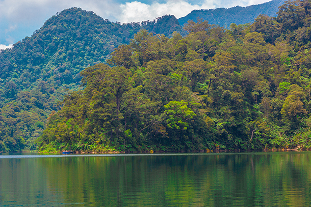 Twin Crater Lakes: Lake Balinsasayao