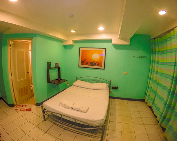 Harolds Mansion Dumaguete: Air-conditioned Double Rooms