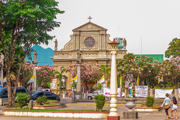 Negros Oriental Photos: Dumaguete Cathedral and Quezon Park