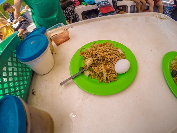 Apo Island: Lunch