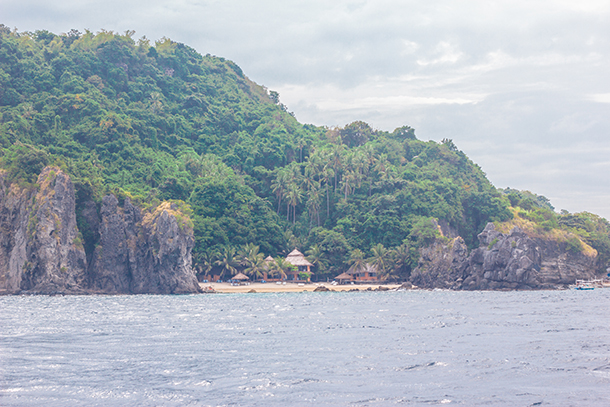 Apo Island: Anchored at Sea