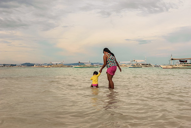 Bolod Beach: Walking at the Sandbar