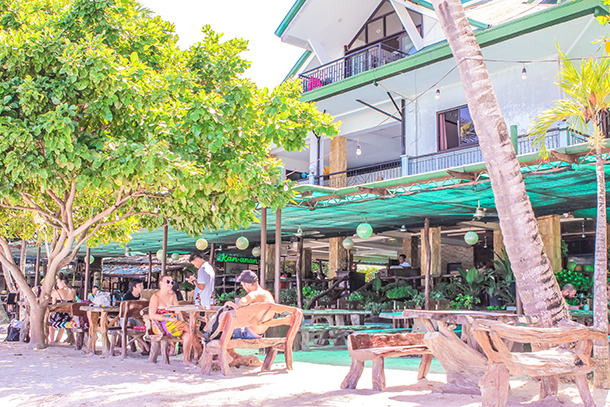 Dumaluan Beach Restaurant: Dining Along the Shore in Bolod Beach