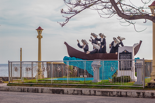 Rizal Boulevard Statues