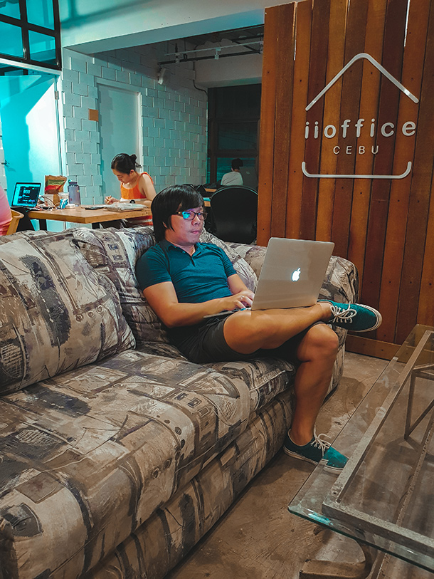 Co-Working Spaces in Cebu City: Big Sofa of iiOffice Cebu